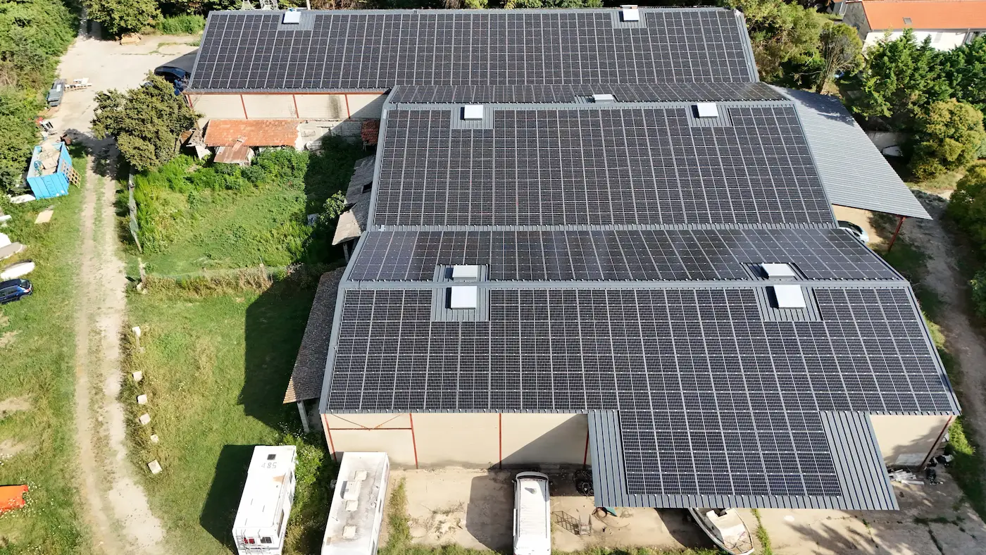 Voir la fiche projet Toiture Solaire Marsane — Fourques, Gard